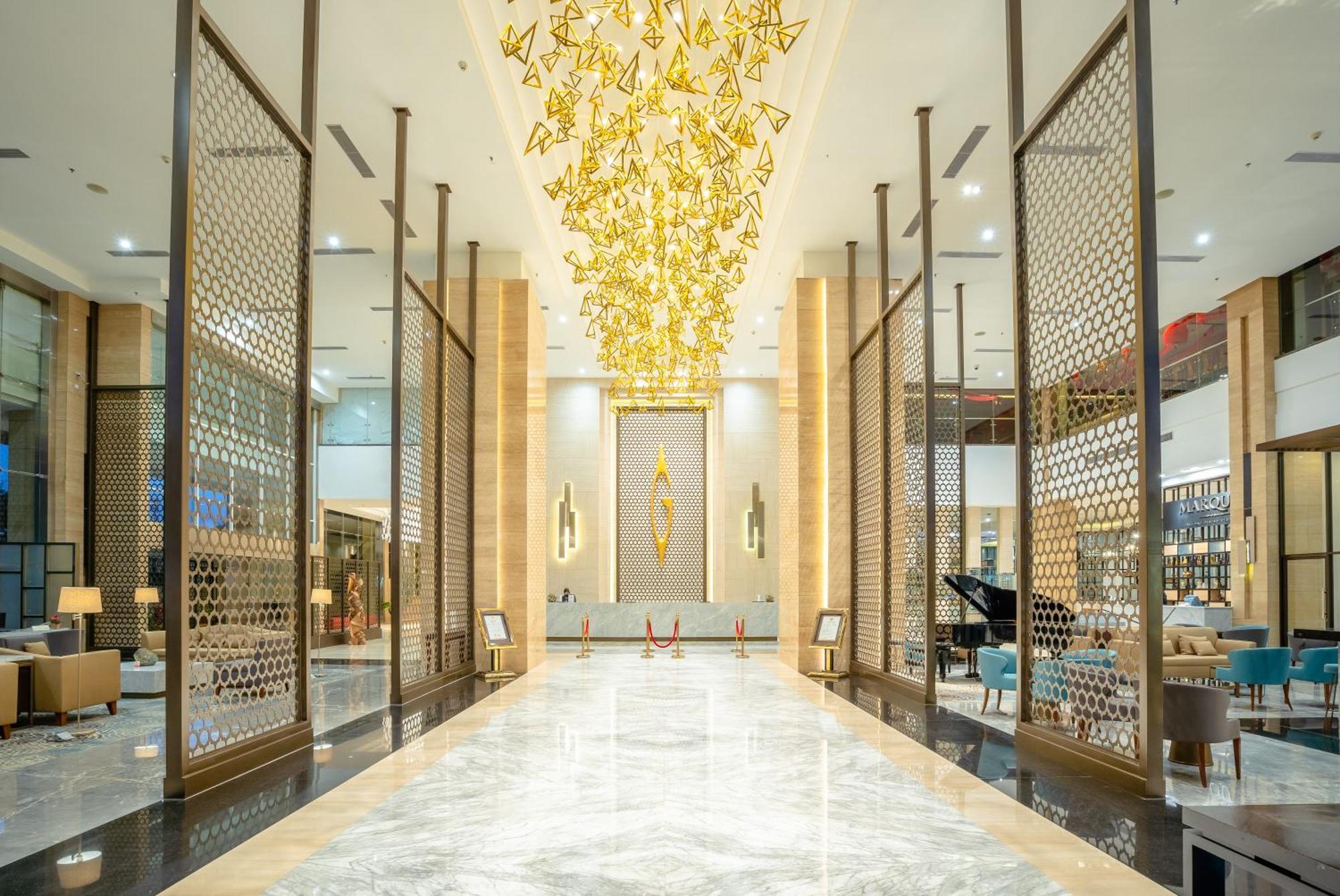 Gumaya Tower Hotel Semarang Exteriér fotografie