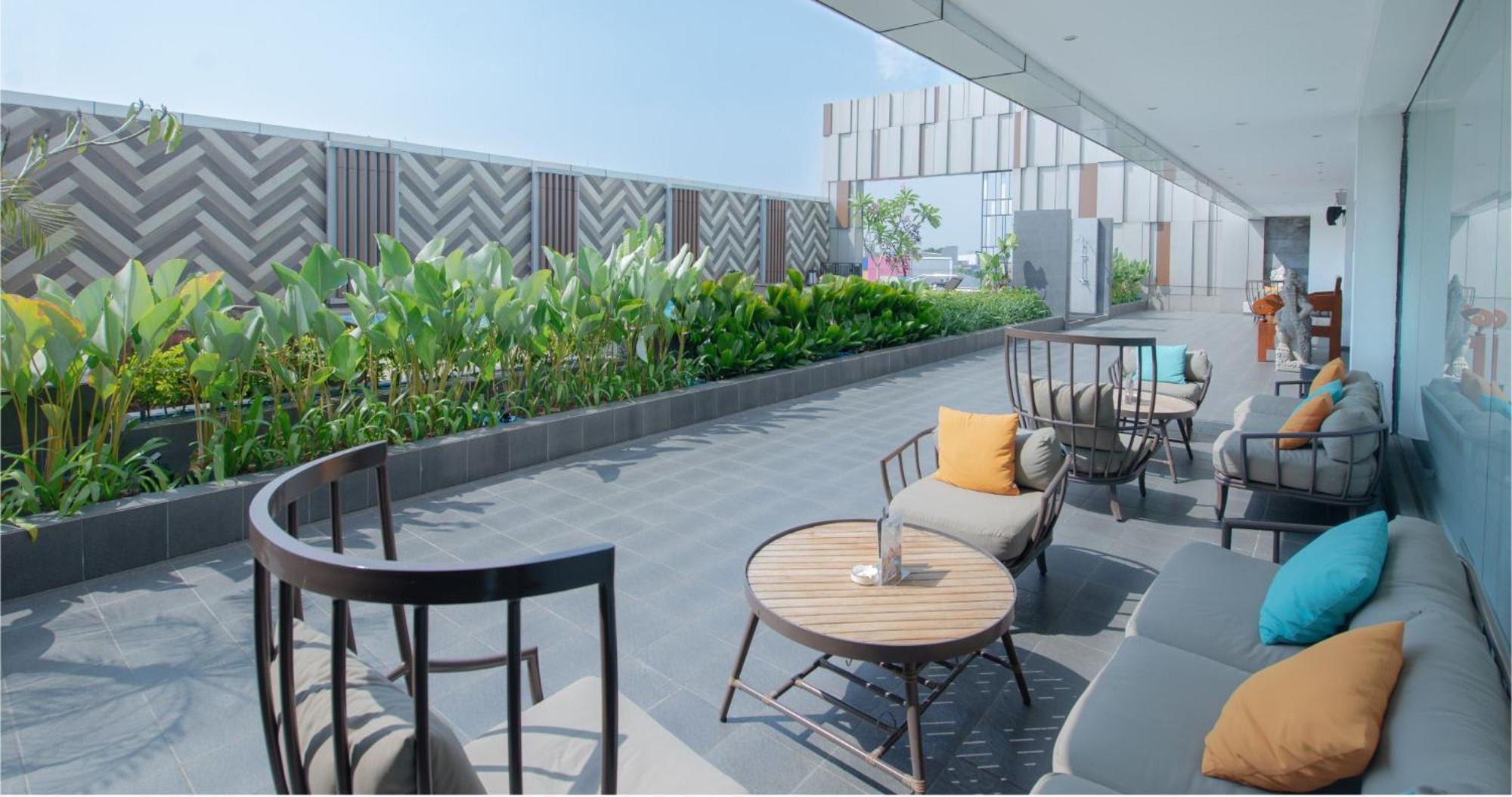 Gumaya Tower Hotel Semarang Exteriér fotografie