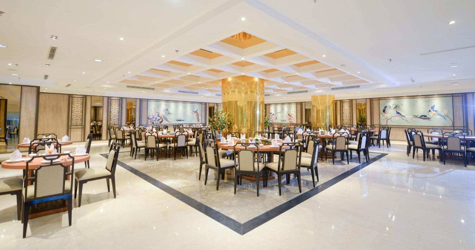 Gumaya Tower Hotel Semarang Exteriér fotografie