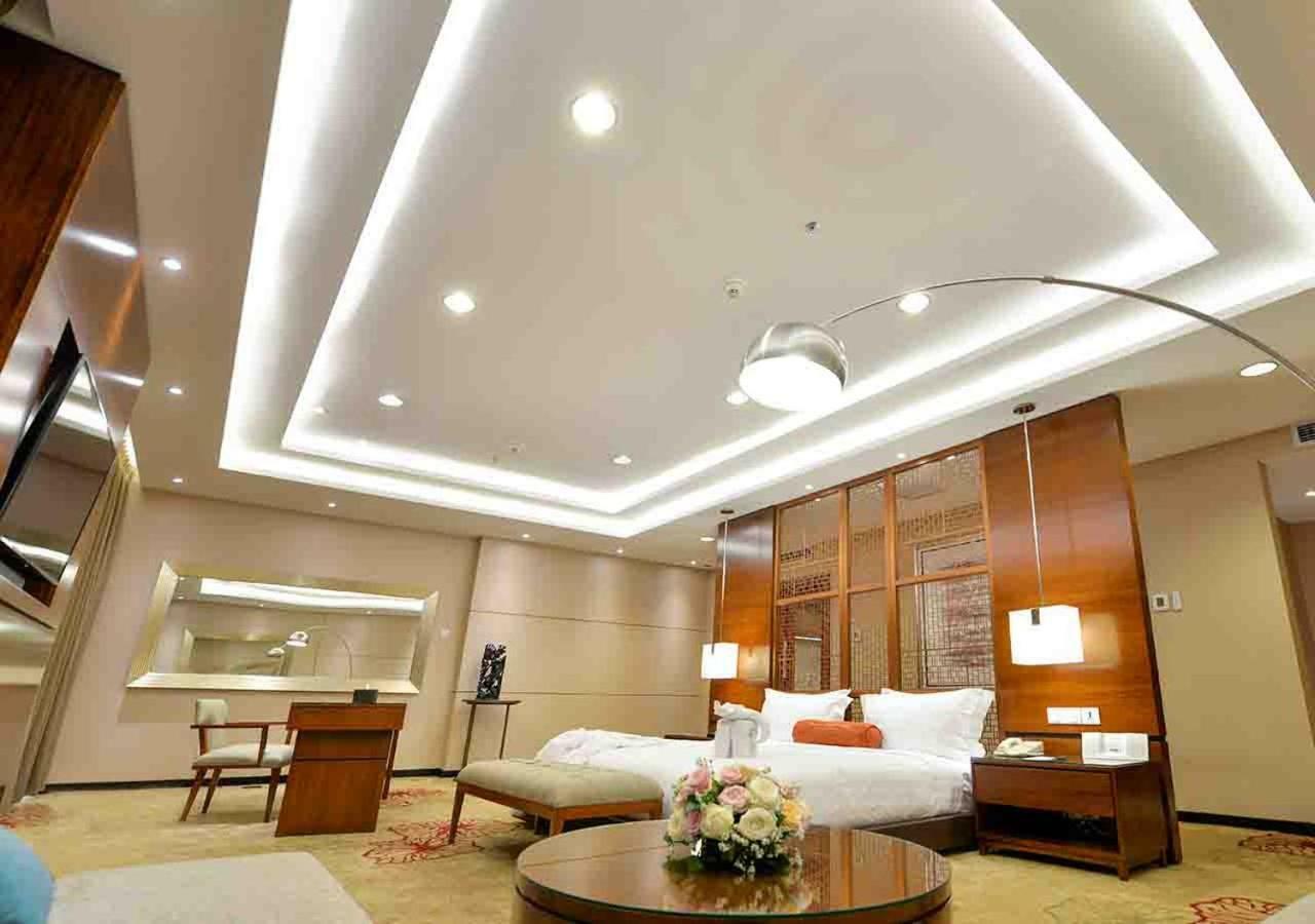 Gumaya Tower Hotel Semarang Exteriér fotografie