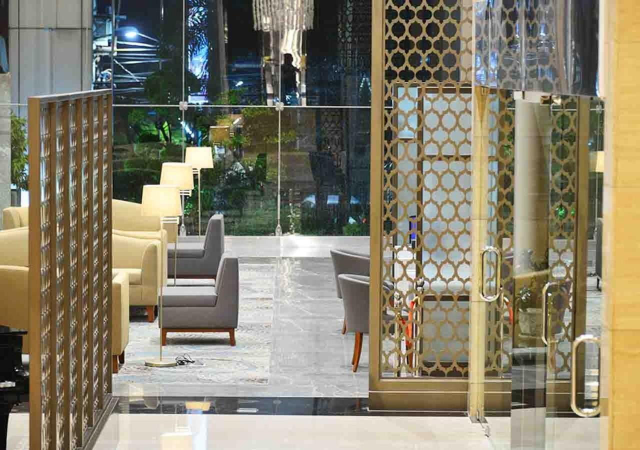 Gumaya Tower Hotel Semarang Exteriér fotografie
